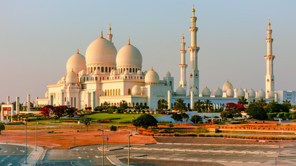 sheikh zayed grand mosque in abu dhabi,UAE