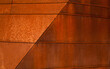 Moderne Stahlarchitektur Hausecke. Rusty facade corner made of rust-brown Cor-Ten steel plates. Modern steel architecture house corner. Rostige Fassadenecke aus rost braunen Cor-Ten Stahl Platten.