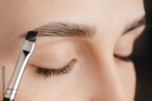 Fotomural Master tinting of eyebrow hair women, brow correction
