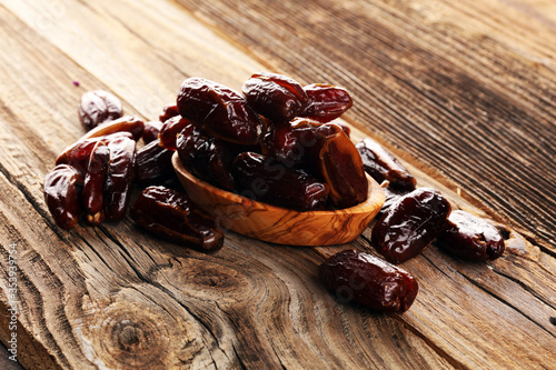 Fotomural Raw Organic Medjool Dates Ready to Eat