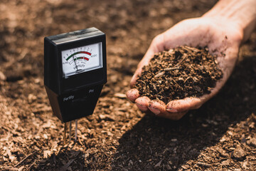 Soil meter that is currently being used in a loam that is suitable for cultivation.