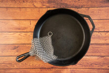 Small Ring Chainmail Scrubber - For Cast Iron, Stainless Steel, Hard Anodized Cookware And Other Pots & Pans