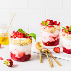 Canvas Print - Yogurt with Strawberries and Muesli