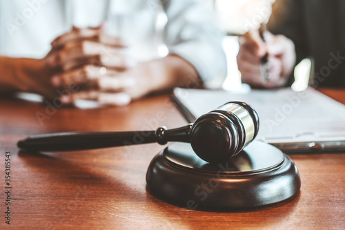 Cuadros en Lienzo Judges male lawyers Consultation of businessmen legal services Consulting in regard to the various contracts to plan the case in court