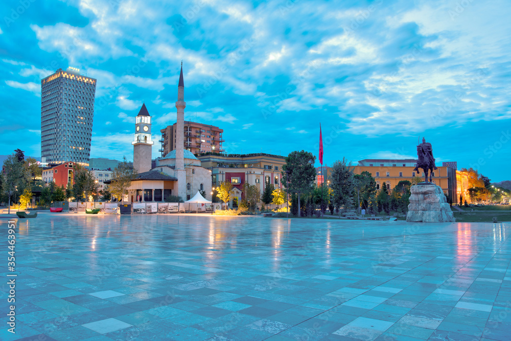 Obraz na płótnie Sunset view of Skanderbeg square in Tirana, Albania w salonie