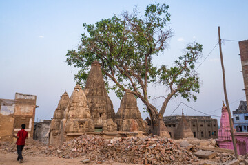 Demolished buildings to bring out small temples, as part of the newly planned Kashi-Vishwanath Corridor, leading from the temple to the Ganges River. Varanasi, India.