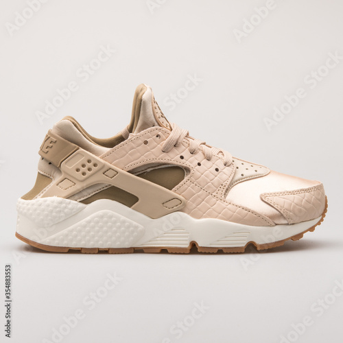 nike dualtone racer femme rose