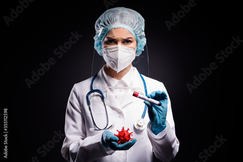 Fotografía Photo of scientist lady hold covid bacteria blood probe tube analyze infecting p