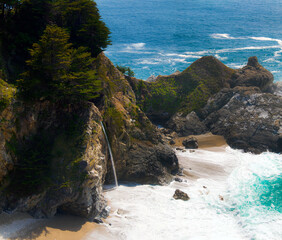 Wall Mural - McWay Falls, Julia Pfeiffer Burns State Park, Big Sur, California, USA