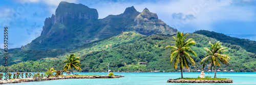 Cuadros en Lienzo Bora Bora Island, French Polynesia. Web banner in panoramic view.