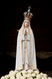 Fototapeta Sypialnia - Statue of Our Lady of Fatima, Portugal
