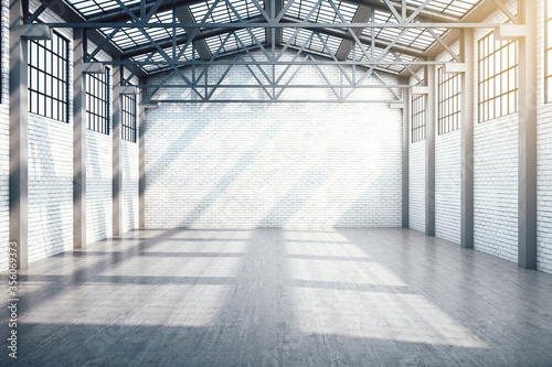 Fotomural New industrial warehouse interior with window