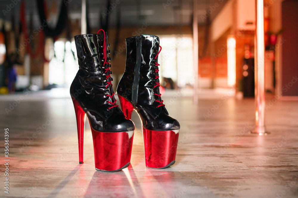 Pole dancing heels discount