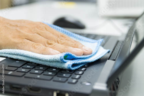 Fotografía Prevention cleaning frequently, Focus on the high traffic areas that enable path