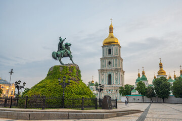 Wall Mural - Bohdan Khmelnytsky Monument with St. Sophia Cathedral on the background, Kyiv, Kiev, Ukraine