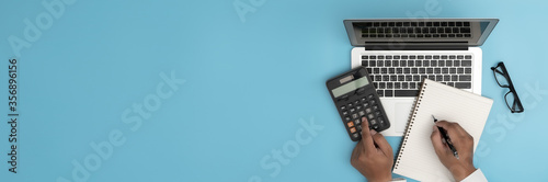 Photographie Business People Analyzing PROJECT MANAGEMENT updating work hard Data Analytics S