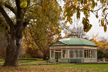 Autumn At The Historic Statuary Pavilion ( Built 1887) In The Ballarat Botanic Gardens In Victoria, Australia.
