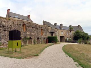 Cour Château de Bricquebec