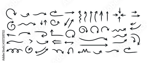 Fotomural Doddle arrow set, collection of hand drawn arrows, vector set.