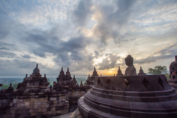 Wall Mural - Sunrise at Borobudur temple, Java, Bali