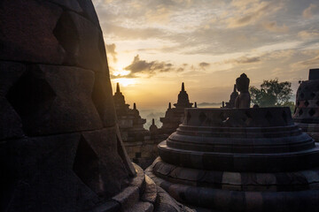 Wall Mural - Sunrise at Borobudur temple, Java, Bali