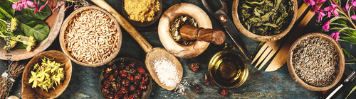 Fotomural Flat lay of wild healing herbs