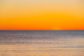 Wall Mural - Schöner Sonnenuntergang am Meer