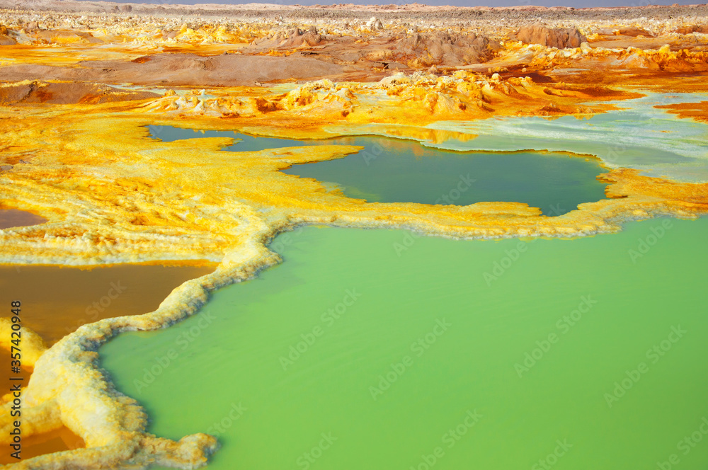 Volcano Acids Rocks Foto Colorful landscape of green acid ponds in Crater of Dallol Volcano ...