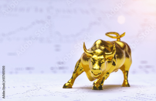 Cuadros en Lienzo Wallstreet bull and bear on stock chart background