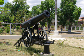 Ancient artillery gun