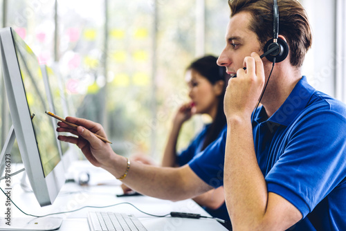 Fotografía Group of happy call center smiling business operator customer support team phone