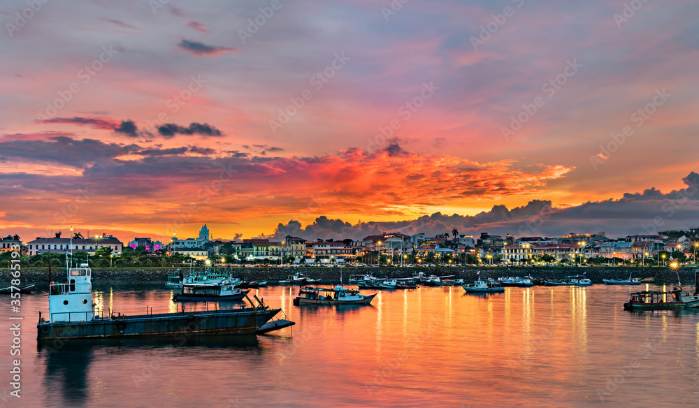 Casco Viejo, the historic district of Panama City at sunset - obrazy, fototapety, plakaty 