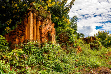 Wall Mural - It's Shwe Indein Pagoda, a group of Buddhist pagodas in the village of Indein, near Ywama and Inlay Lake in Shan State, Burma