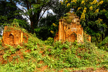 Wall Mural - It's Shwe Indein Pagoda, a group of Buddhist pagodas in the village of Indein, near Ywama and Inlay Lake in Shan State, Burma