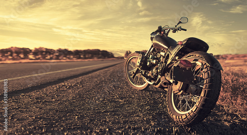 Fotografía Freedom. Motorbike under sky