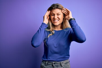 Poster - Young beautiful blonde woman wearing casual t-shirt over isolated purple background with hand on headache because stress. Suffering migraine.