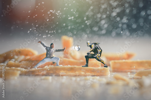 Plakaty Kung fu  miniaturowe-postacie-wojownikow-cwicza-kung-fu-ipmaan-vs-antma