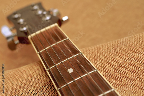 Cuadros en Lienzo The neck of the guitar close up.
