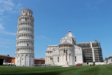 The Leaning Tower And Cathedral In Piazza Dei Miracoli In Pisa
