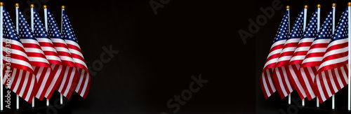 Fotomural Desktop flags of USA on black background in a straight line on the edges with co