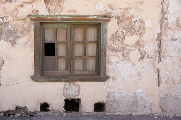 Window of abandoned building, Santiago Humberstone Oficina Salitrera, Atacama Desert, Norte Grande, Chile