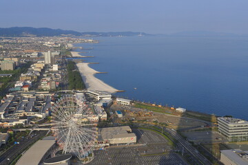 風景、観覧車、空、海、浜、青、旅行、観光、山、展望、高所、見晴らし、晴れ、大阪府、泉佐野市、関西、りんくうタウン、りんくう、街並み、建物、海辺、臨海、日本、