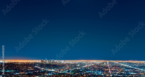 Cuadros en Lienzo Aerial view of Downtown Los Angeles at night