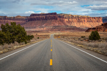 Wall Mural - Iconic Utah Buttes and Mesas