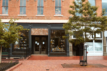 Shops, retail business and restaurants along Pearl Street Mall, a pedestrian mall in Boulder County. Boulder, Colorado, USA