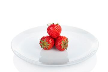 Strawberry. Strawberrys in white plate on white background. (Tr - cilek)
