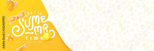 Fotomural Summer banner design with beach accessories on the yellow background and copy space