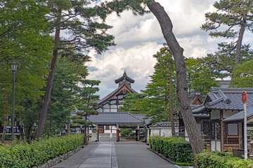 Wall Mural - 京都 相国寺 庫裏と参道の風景