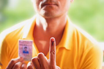 finger with the ink mark during polling in india-image