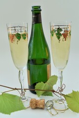 copas de cava y botella frescas